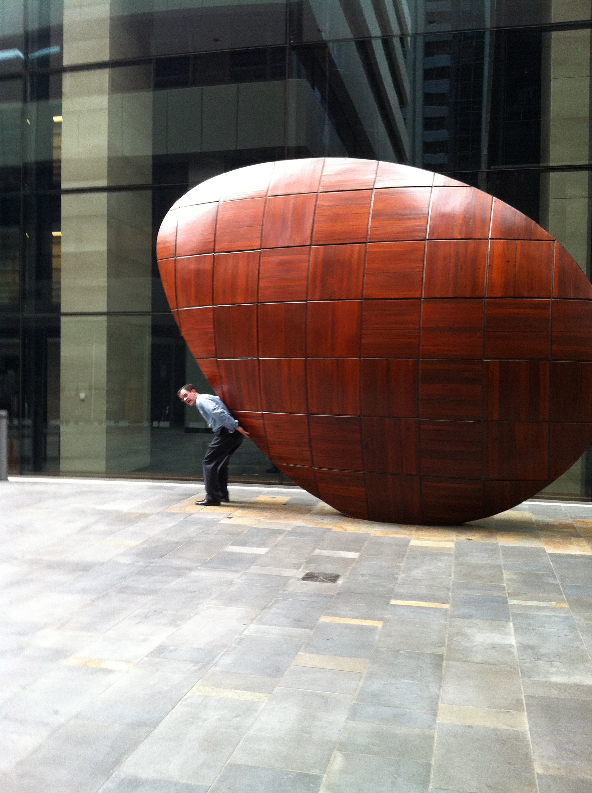 Brisbane sculpture: guitar pick grande