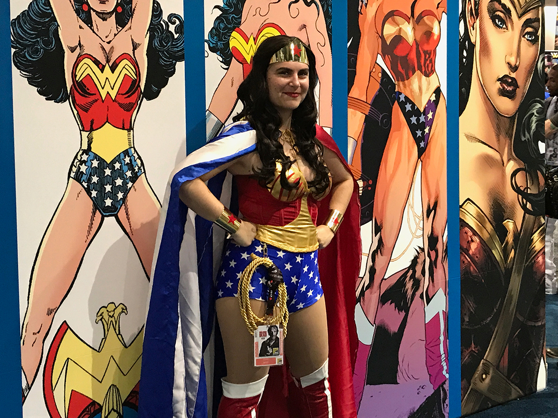 cosplayer (Wonder Woman): Comic-Con 2017